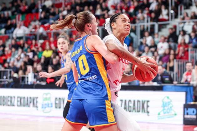 15.11.2025, Sosnowiec Mecz Eliminacje do Mistrzostw Europy Kobiet w koszykowce Polska - Rumunia - FIBA Womens EuroBasket Qualifiers Poland - Romania Nz. Katy Armanu Liliana Banaszak Fot. Michal Chwieduk Arena Akcji NEWSPIX.PL --- newspix.pl 