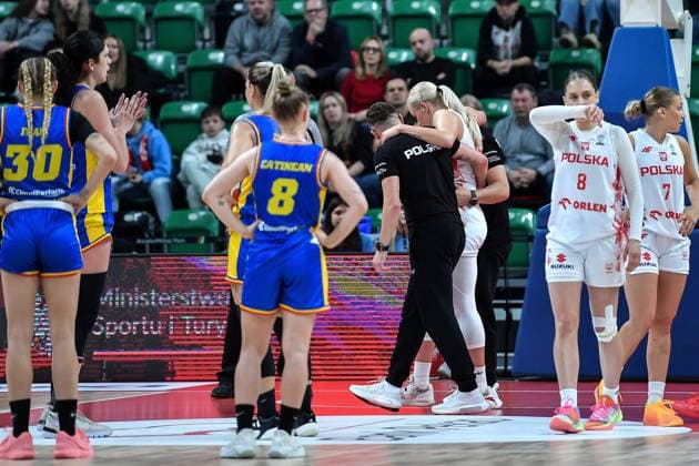 2025.11.15 Sosnowiec Koszykowka kwalifikacje do EuroBasket 2027 kobiet Polska - Rumunia N z Klaudia Gertchen kontuzja Foto Mateusz Sobczak PressFocus 2025.11.15 Sosnowiec Basketball FIBA Women s EuroBasket 2027 Qualifiers Poland v Romania Klaudia Gertchen kontuzja Credit: Mateusz Sobczak PressFocus NEWSPIX.PL --- newspix.pl 