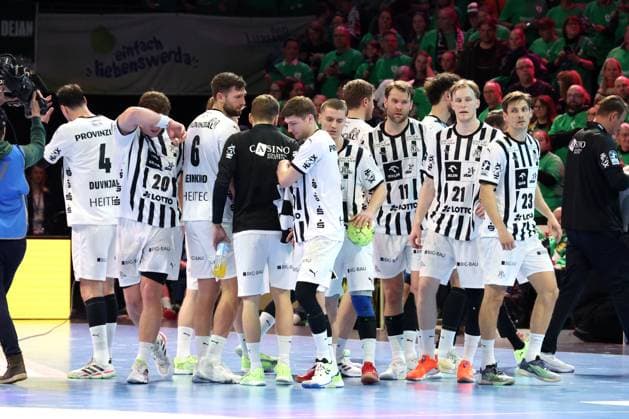 DEU, DHB, 1.HBL, Fuechse Berlin vs. THW Kiel, 15.11.2025, Max-Schmeling-Halle, Berlin, DEU, DHB, 1.HBL, Fuechse Berlin vs. THW Kiel, im Bild Kieler-Spielerkreis