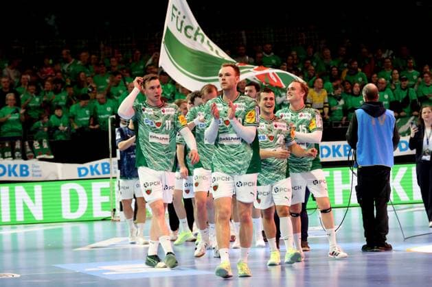 DEU, DHB, 1.HBL, Fuechse Berlin vs. THW Kiel, 15.11.2025, Max-Schmeling-Halle, Berlin, DEU, DHB, 1.HBL, Fuechse Berlin vs. THW Kiel, im Bild Fuechse-Spielerkreis, Mathias Gidsel (Fuechse Berlin 19)