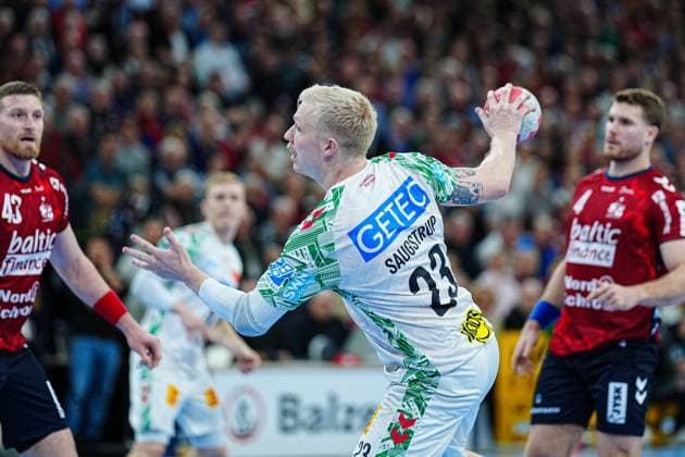 Wurf Tor Magnus Saugstrup (SC Magdeburg, 23) GER, SG Flensburg-Handewitt vs. SC Magdeburg, Handball, Bundesliga, Spieltag 12, Saison 2026 2026, 15.11.2025 GER, SG Flensburg-Handewitt vs. SC Magdeburg, Handball, Bundesliga, Spieltag 12, Saison 2026 2026, 15.11.2025 Flensburg Copyright: xEibner-Pressefoto MarcelxvonxFehrnx EP_MFN