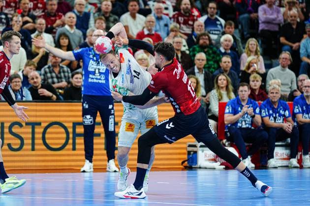 Omar Ingi Magnusson (SC Magdeburg, 14), Marco Grgic (SG Flensburg-Handewitt, 17) GER, SG Flensburg-Handewitt vs. SC Magdeburg, Handball, Bundesliga, Spieltag 12, Saison 2026 2026, 15.11.2025 GER, SG Flensburg-Handewitt vs. SC Magdeburg, Handball, Bundesliga, Spieltag 12, Saison 2026 2026, 15.11.2025 Flensburg Copyright: xEibner-Pressefoto MarcelxvonxFehrnx EP_MFN