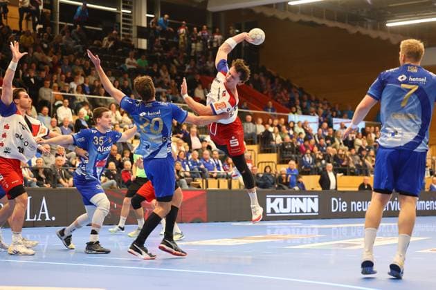 Torwurf von Mex Raguse (Balingen) TV Grosswallstadt - HBW Balingen-Weilstetten, Handball, 2. Bundesliga, 15.11.2025 TV Grosswallstadt - HBW Balingen-Weilstetten, Handball, 2. Bundesliga, 15.11.2025 Elsenfeld Copyright: xEibner-Pressefotox EP_RWS