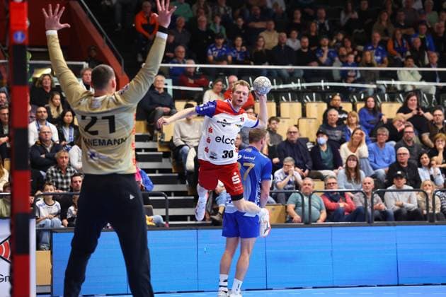 Torwurf von Sascha Pfattheicher (Balingen) TV Grosswallstadt - HBW Balingen-Weilstetten, Handball, 2. Bundesliga, 15.11.2025 TV Grosswallstadt - HBW Balingen-Weilstetten, Handball, 2. Bundesliga, 15.11.2025 Elsenfeld Copyright: xEibner-Pressefotox EP_RWS