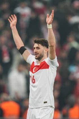 Turkiye v Bulgaria - 2026 FIFA World Cup, WM, Weltmeisterschaft, Fussball UEFA Qualifiers BURSA, TURKIYE - NOVEMBER 15: Ismail Yuksek of Turkiye celebrates victory at the end of the 2026 FIFA World Cup UEFA Qualifiers Group E football match between Turkiye and Bulgaria at Ataturk Sports Complex Matli Stadium in Bursa, Turkiye, on November 15, 2025. Hakan Akgun Anadolu Bursa Turkey. Editorial use only. Please get in touch for any other usage.  Copyright: x2025xAnadoluxHakanxAkgunx