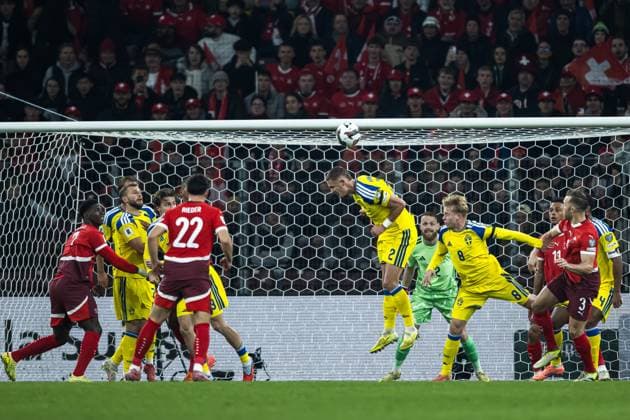 251115 Gustaf Lagerbielke, Goalkeeper Viktor Johansson, and Daniel Svensson of Sweden during the FIFA World Cup, WM, Weltmeisterschaft, Fussball Qualifier football match between Switzerland and Sweden on November 15, 2025 in Geneva. Photo: Joel Marklund BILDBYRAN kod JM JM0751 bbeng, fotboll, football, soccer, fotball, vm-kval, fifa world c Copyright: JOELxMARKLUND BB251115JM036
