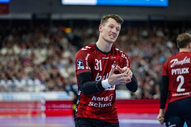 DAIKIN HBL: SG Flensburg-Handewitt vs SC Magdeburg; 15.11.25 Emil Jakobsen (Nr.31, SG Flensburg-Handewitt) gestikuliert DAIKIN HBL: SG Flensburg-Handewitt vs SC Magdeburg, GP JOULE Arena am 15.11.25 Copyright: xBEAUTIFULxSPORTS MarioxM.xKobergx