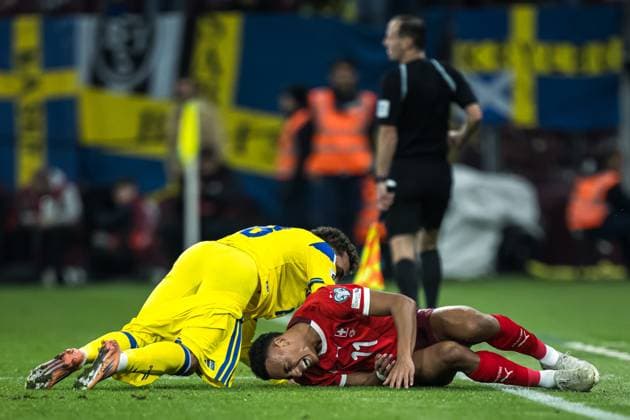 251115 Yasin Ayari of Sweden and Dan Ndoye of Switzerland during the FIFA World Cup, WM, Weltmeisterschaft, Fussball Qualifier football match between Switzerland and Sweden on November 15, 2025 in Geneva. Photo: Joel Marklund BILDBYRAN kod JM JM0751 bbeng fotboll football soccer fotball vm-kval fifa world cup qualifier schweiz switzerland sverige sverige a swedenbbauto sverige sweden Copyright: JOELxMARKLUND BB251115JM060
