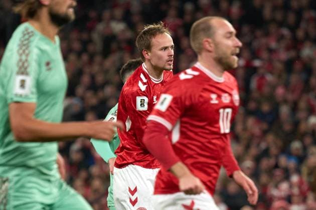 Mikkel Damsgaard of Denmark follows his ball entire the goal during the UEFA¯World¯Cup Qualifier match between Denmark and Belarus at Parken on November 15, 2025 in Copenhagen, Denmark (Photo by Camilla Stolen Imago) Copenhagen Denmark Copyright: xCamillaxStolenx L1092667