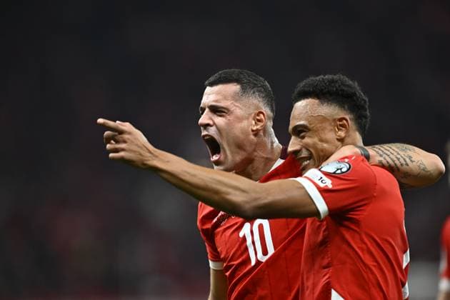 GENÃˆVE , SCHWEIZ 20251115 Schweiz Granit Xhaka och Dan Ndoye jublar efter 1-0 under lördagens VM-kvalmatch i grupp B mellan Schweiz och Sverige pa Stade de Geneve. *** Bilden ingar i SPORTPAKET. För övriga BETALBILD*** GENÃˆVE SCHWEIZ x10050x *** GENÃˆVE , SWITZERLAND 20251115 Switzerlands Granit Xhaka and Dan Ndoye celebrate after a 1-0 win during Saturdays World Cup Group B qualifier between Switzerland and Sweden at the Stade de Geneve Picture in SPORT PACKAGE For others PAY PICTURE GENÃˆVE SWITZERLAND x10050x  Copyright: xPontusxLundahl TTx VM-KVAL SCHWEIZ - SVERIGE