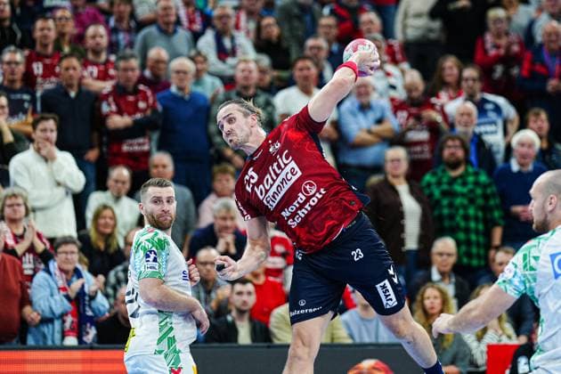 Wurf Tor Kent Robin Toennesssen (SG Flensburg-Handewitt, 23) GER, SG Flensburg-Handewitt vs. SC Magdeburg, Handball, Bundesliga, Spieltag 12, Saison 2026 2026, 15.11.2025 GER, SG Flensburg-Handewitt vs. SC Magdeburg, Handball, Bundesliga, Spieltag 12, Saison 2026 2026, 15.11.2025 Flensburg Copyright: xEibner-Pressefoto MarcelxvonxFehrnx EP_MFN