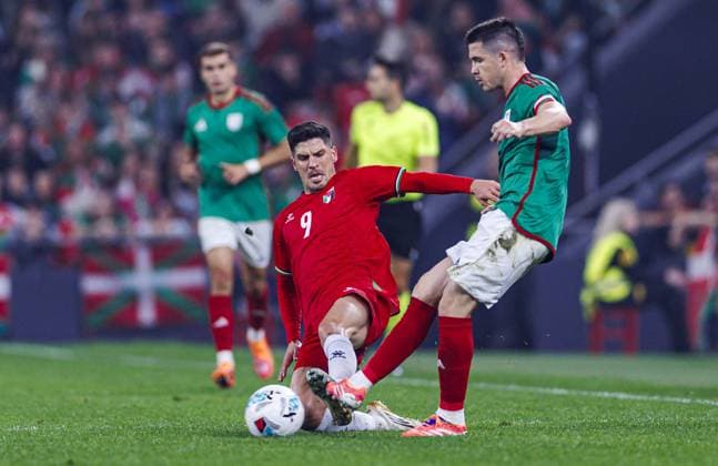 Basque Country v Palestine - Friendly Match BILBAO, SPAIN - NOVEMBER 15: Tamer Seyam (9) of Palestine in action during the friendly football match between Basque Country and Palestine at San Mames Stadium in Bilbao, Spain on November 15, 2025. Pablo Garcia Sacristan Anadolu Bilbao Spain. Editorial use only. Please get in touch for any other usage.  Copyright: x2025xAnadoluxPabloxGarciaxSacristanx