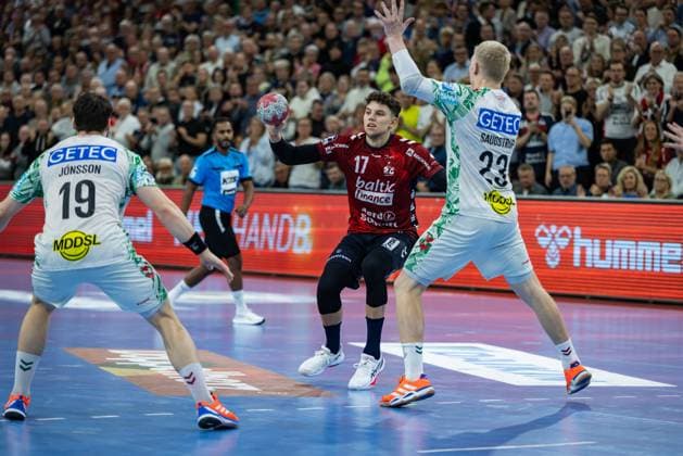 DAIKIN HBL: SG Flensburg-Handewitt vs SC Magdeburg; 15.11.25 Marko Grgic (Nr.17, SG Flensburg-Handewitt) im Angriff DAIKIN HBL: SG Flensburg-Handewitt vs SC Magdeburg, GP JOULE Arena am 15.11.25 Copyright: xBEAUTIFULxSPORTS MarioxM.xKobergx