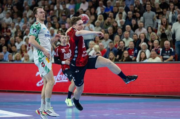 DAIKIN HBL: SG Flensburg-Handewitt vs SC Magdeburg; 15.11.25 Domen Novak (Nr.63, SG Flensburg-Handewitt) im Angriff DAIKIN HBL: SG Flensburg-Handewitt vs SC Magdeburg, GP JOULE Arena am 15.11.25 Copyright: xBEAUTIFULxSPORTS MarioxM.xKobergx
