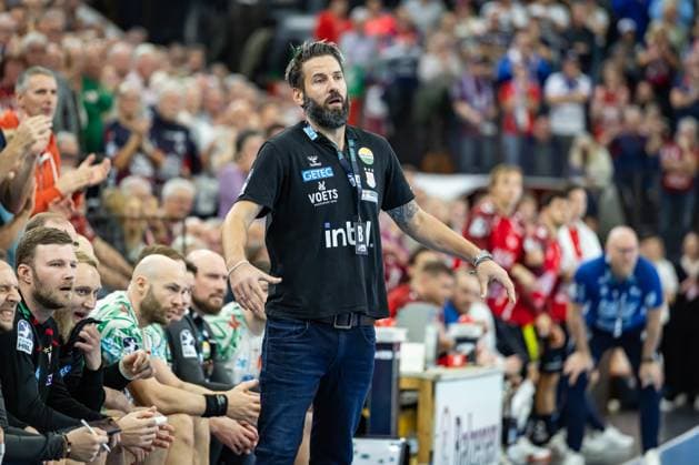 DAIKIN HBL: SG Flensburg-Handewitt vs SC Magdeburg; 15.11.25 Bennet Wiegert (Trainer, SC Magdeburg) DAIKIN HBL: SG Flensburg-Handewitt vs SC Magdeburg, GP JOULE Arena am 15.11.25 Copyright: xBEAUTIFULxSPORTS MarioxM.xKobergx