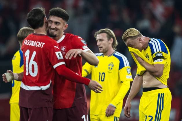 251115 Isac Lidberg of Sweden looks dejected after the FIFA World Cup, WM, Weltmeisterschaft, Fussball Qualifier football match between Switzerland and Sweden on November 15, 2025 in Geneva. Photo: Joel Marklund BILDBYRAN kod JM JM0751 bbeng fotboll football soccer fotball vm-kval fifa world cup qualifier schweiz switzerland sverige sverige a swedenbbauto depp sweden Copyright: JOELxMARKLUND BB251115JM157
