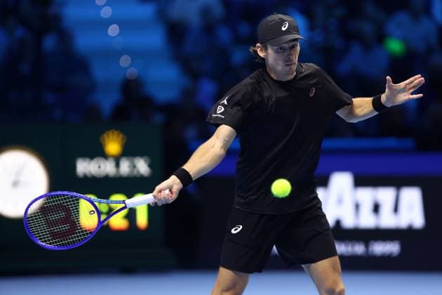 Jannik Sinner vs Alex De Minaur Alex De Minaur of Australia in action during the semi-final singles match between Jannik Sinner of Italy and Alex De Minaur of Australia on Day seven of the Nitto ATP, Tennis Herren World Tour Finals. Torino Inalpi Arena Italy Copyright: xMarcoxCanonierox