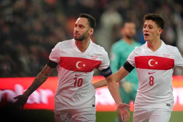 Turkey Faces Bulgaria Qualifier Hakan Calhanoglu of Turkiye scores his team s first goal with a penalty kick during the FIFA World Cup, WM, Weltmeisterschaft, Fussball 2026 Group E Qualification match between Turkey and Bulgaria at the Ataturk Complex Matli Stadium on November 15, 2025 in Bursa, Turkey. Bursa Bursa Turkey Copyright: xGokhanxTanerx