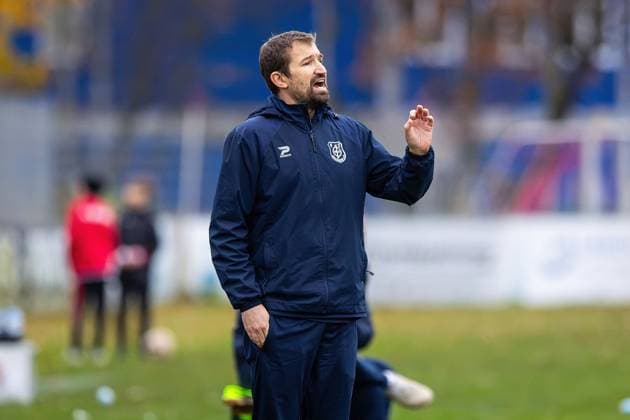 15.11.2025, xovx, Fußball Lotto Hessenliga, FC Gießen - FC Eddersheim Trainer Carsten Weber (FC Eddersheim) Gießen Waldstadion Hessen Deutschland (DE)