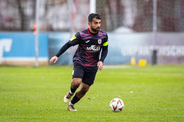 15.11.2025, xovx, Fußball Lotto Hessenliga, FC Gießen - FC Eddersheim Tolga Duran (FC Gießen), Freisteller Gießen Waldstadion Hessen Deutschland (DE)