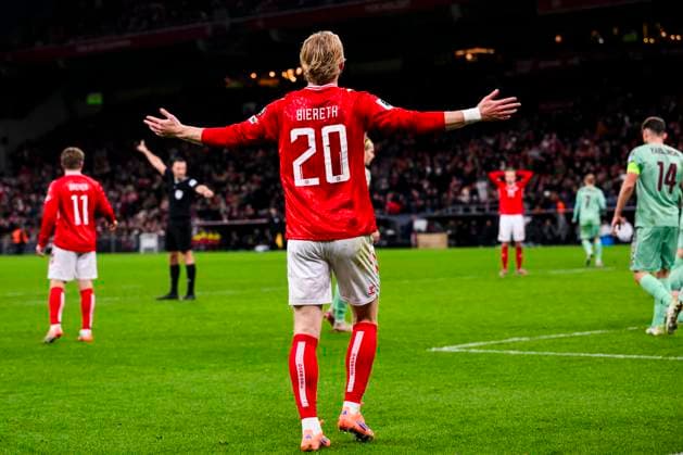 Denmark vs Belarus 15 11 2025 20 DEN Mika Biereth UEFA World Cup Qualifier Denmark vs Belarus 15 11 2025 Kobenhavn, Denmark 15 November, 2025 UK UEFA European Qualifier World Cup Denmark vs Belarus, Parken, Copenhagen, Denmark Kobenhavn Parken Denmark Copyright: xMichaelxBarrettxBoesenx