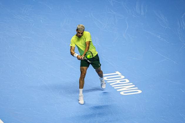 Nitto ATP, Tennis Herren Finals 2025 - Day 7 Carlos Alcaraz of Spain plays in the Men s Singles Round match against Felix Auger-Aliassime of Canada during day seven of the Nitto ATP Finals 2025 at Inalpi Arena in Turin, Italy, on November 15, 2025. Turin Turin Italy  Copyright: xMiguelxReisx originalFilename:reis-notitle251115_np2Sn.jpg