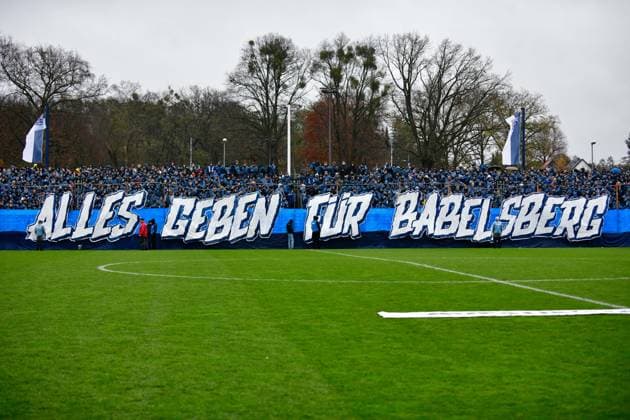 SV Babelsberg 03 - FC Energie Cottbus, Landespokal, Viertelfinale, Saison 25 26, Fussball, 15.11.2025, Potsdam, Foto: Benjamin Feller Fans Babelsberg, SV Babelsberg 03 - FC Energie Cottbus, Landespokal Brandenburg, Viertelfinale, Saison 25 26, Fussball, 15.11.2025, Potsdam Potsdam Karl-Liebknecht-Stadion Brandenburg Deutschalnd Copyright: xBenjaminxFellerx