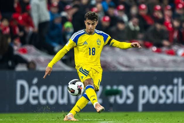 251115 Yasin Ayari of Sweden during the FIFA World Cup, WM, Weltmeisterschaft, Fussball Qualifier football match between Switzerland and Sweden on November 15, 2025 in Geneva. Photo: Joel Marklund BILDBYRAN kod JM JM0751 bbeng fotboll football soccer fotball vm-kval fifa world cup qualifier schweiz switzerland sverige sverige a sweden Copyright: JOELxMARKLUND BB251115JM222