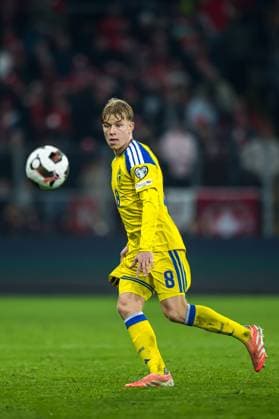 251115 Daniel Svensson of Sweden during the FIFA World Cup, WM, Weltmeisterschaft, Fussball Qualifier football match between Switzerland and Sweden on November 15, 2025 in Geneva. Photo: Joel Marklund BILDBYRAN kod JM JM0751 bbeng fotboll football soccer fotball vm-kval fifa world cup qualifier schweiz switzerland sverige sverige a sweden Copyright: JOELxMARKLUND BB251115JM240