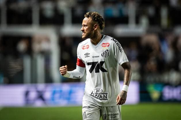 SANTOS vs PALMEIRAS - BRASILEIRAO SERIE A 2025 SANTOS, BRAZIL - NOV 15 - Neymar of Santos in action during the Match between Santos versus Palmeiras valid for the Campeonato Brasileiro 2025, held at Vila Belmiro today November 15. SANTOS SAO PAULO BRAZIL Copyright: xREBECAxSCHUMACKERx