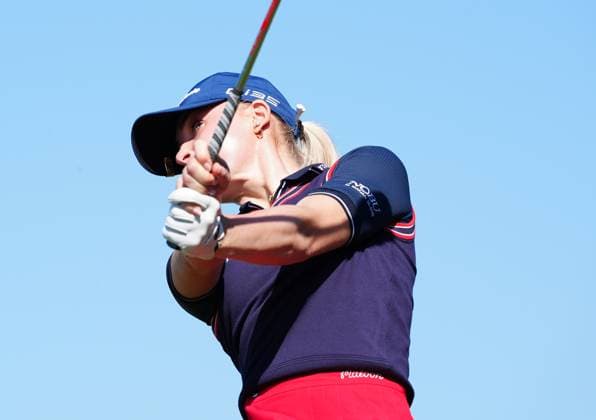 BELLEAIR, FL - NOVEMBER 15: LPGA, Golf Damen golfer Charley Hull plays her tee shot on the 9th hole during the third round of The Annika driven by Gainbridge at Pelican on November 15, 2025, at the Pelican Golf Club in Belleair, Florida. (Photo by Brian Spurlock Icon Sportswire). GOLF: NOV 15 LPGA The ANNIKA EDITORIAL USE ONLY Icon251115116