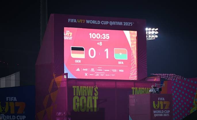 Fussball, Junioren U 17 WM 2025 Doha Katar Sechzehntelfinal 15.11.2025 Spiel 83 Deutschland 0 - 1Burkina Faso Schmuckbild, Anzeigentafel Deutschland scheidet aus dem Turnier aus