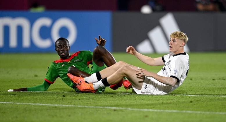 Fussball, Junioren U 17 WM 2025 Doha Katar Sechzehntelfinal 15.11.2025 Spiel 83 Deutschland - Burkina Faso Lasse Eickel (Deutschland)