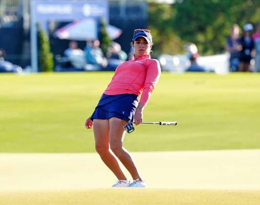 BELLEAIR, FL - NOVEMBER 15: LPGA, Golf Damen golfer Gaby Lopez reacts to a putt on the 18th hole during the third round of The Annika driven by Gainbridge at Pelican on November 15, 2025, at the Pelican Golf Club in Belleair, Florida. (Photo by Brian Spurlock Icon Sportswire). GOLF: NOV 15 LPGA The ANNIKA EDITORIAL USE ONLY Icon251115147