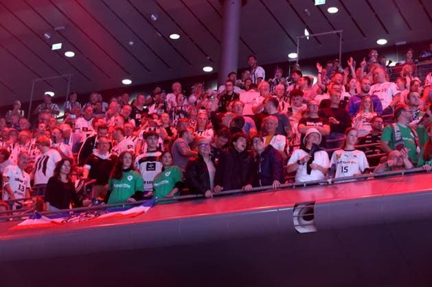 DEU, DHB, 1.HBL, Fuechse Berlin vs. THW Kiel, 15.11.2025, Max-Schmeling-Halle, Berlin, DEU, DHB, 1.HBL, Fuechse Berlin vs. THW Kiel, im Bild Kieler-Fanblock