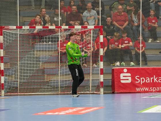 Frederik Hoeler (1. VFL Potsdam, 01) freut sich ueber seine gute Parade TuSEM Essen vs. 1. VfL Potsdam, Handball, 2. Bundesliga, 11. Spieltag, Saison 2025 2026, 15.11.2025 TuSEM Essen vs. 1. VfL Potsdam, Handball, 2. Bundesliga, 11. Spieltag, Saison 2025 2026, 15.11.2025 Essen Copyright: xEibner-Pressefoto DamianxKruczynx EP_DKI