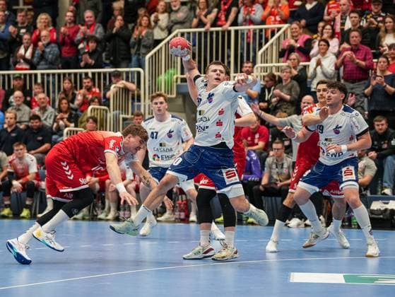 Marco Mengon (1. VFL Potsdam, 30) mit dem Wurf auf das Tor TuSEM Essen vs. 1. VfL Potsdam, Handball, 2. Bundesliga, 11. Spieltag, Saison 2025 2026, 15.11.2025 TuSEM Essen vs. 1. VfL Potsdam, Handball, 2. Bundesliga, 11. Spieltag, Saison 2025 2026, 15.11.2025 Essen Copyright: xEibner-Pressefoto DamianxKruczynx EP_DKI