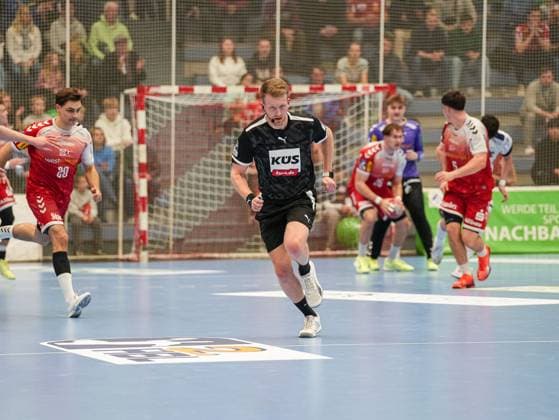Nico Baermann Schiedsrichter ist fokussiert TuSEM Essen vs. 1. VfL Potsdam, Handball, 2. Bundesliga, 11. Spieltag, Saison 2025 2026, 15.11.2025 TuSEM Essen vs. 1. VfL Potsdam, Handball, 2. Bundesliga, 11. Spieltag, Saison 2025 2026, 15.11.2025 Essen Copyright: xEibner-Pressefoto DamianxKruczynx EP_DKI