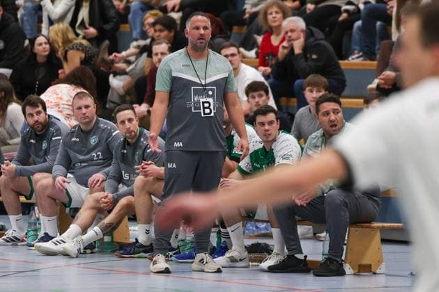 Handball - OL Hessen - HSG Goldstein Schwanheim - HSG Linden - 15.11.25, Trainer Moritz Adler (Goldstein), -