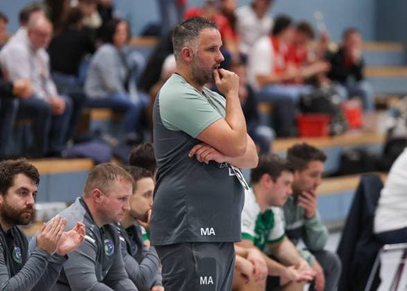 Handball - OL Hessen - HSG Goldstein Schwanheim - HSG Linden - 15.11.25, Trainer Moritz Adler (Goldstein), -