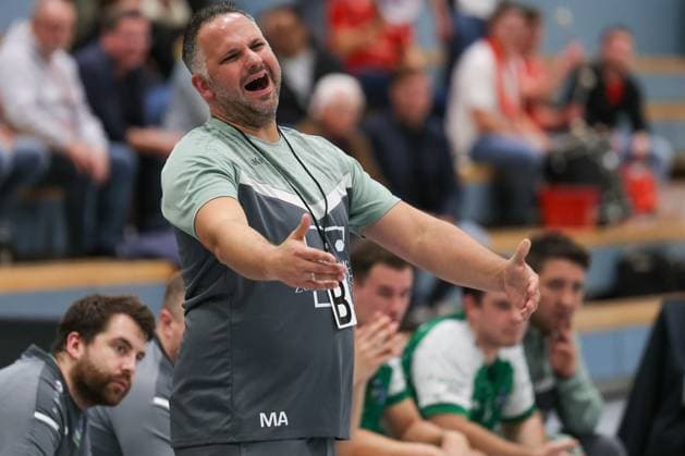 Handball - OL Hessen - HSG Goldstein Schwanheim - HSG Linden - 15.11.25, Trainer Moritz Adler (Goldstein), -