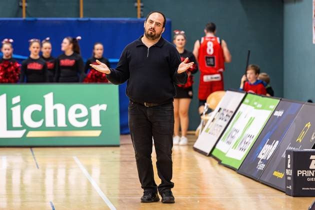 15.11.2025, xovx, Basketball Regionalliga Südwest, Lich Basketball - MTV Stuttgart Trainer Anestis Fesatidis (MTV Stuttgart), Freisteller Lich Sporthalle Dietrich-Bonhoeffer-S Hessen Deutschland (DE)