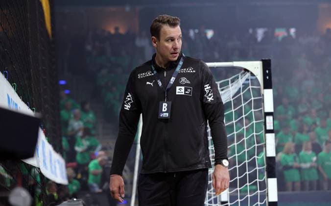 Trainer Filip Jicha Aktion Oberkörper Handball HBL Bundesliga Herren 12. Spieltag Saison 2025 2026 15.11.2025 Füchse Berlin vs THW Kiel