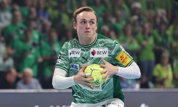 Tobias Schjoelberg Groendahl am Ball Aktion Oberkörper Handball HBL Bundesliga Herren 12. Spieltag Saison 2025 2026 15.11.2025 Füchse Berlin vs THW Kiel