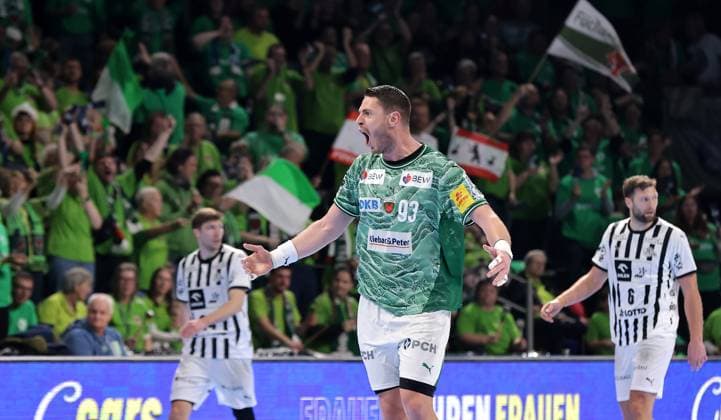 Mijajlo Marsenic jubelt Freude Emotion Jubel Handball HBL Bundesliga Herren 12. Spieltag Saison 2025 2026 15.11.2025 Füchse Berlin vs THW Kiel