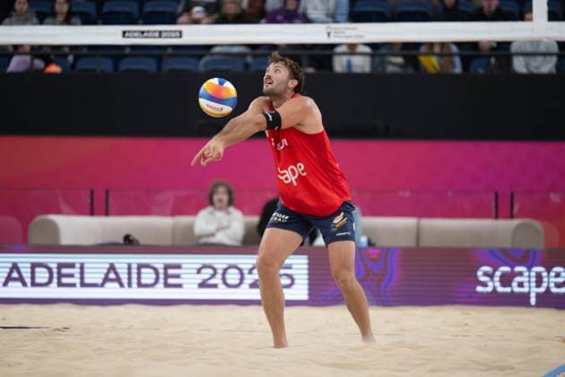 RECORD DATE NOT STATED Beach volleyball, Beachvolleyball World Championships Adelaide, Australia 16.11.2025 ADELAIDE, AUSTRALIA - NOVEMBER 16: Leo Dillier (Player 2, SUI) during the Beach Volleyball World Championships at Adelaide on November 16, 2025 in Adelaide, Australia. Copyright: xBEAUTIFULxSPORTS PeterxWeberx