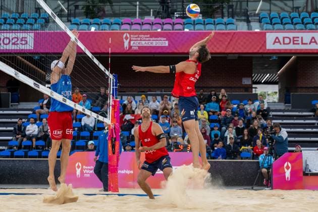 RECORD DATE NOT STATED Beach volleyball, Beachvolleyball World Championships Adelaide, Australia 16.11.2025 ADELAIDE, AUSTRALIA - NOVEMBER 16: Leo Dillier (Player 2 - SUI), Marco Krattiger (Player 1 - SUI) during the Beach Volleyball World Championships at Adelaide on November 16, 2025 in Adelaide, Australia. Copyright: xBEAUTIFULxSPORTS PeterxWeberx