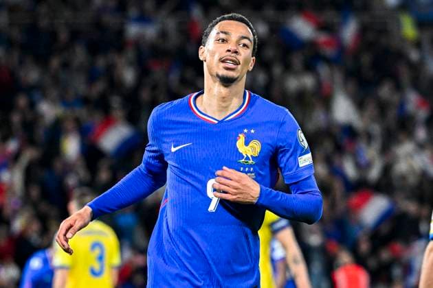 France Ukraine Hugo Ekitike scores a goal during the FIFA World Cup, WM, Weltmeisterschaft, Fussball 2026, Qualifiers, Group D football match between France and Ukraine on November 13, 2025 at Parc des Princes stadium in Paris, France. Photo by Victor Joly ABACAPRESS.COM Paris France  Copyright: xJolyxVictor ABACAx