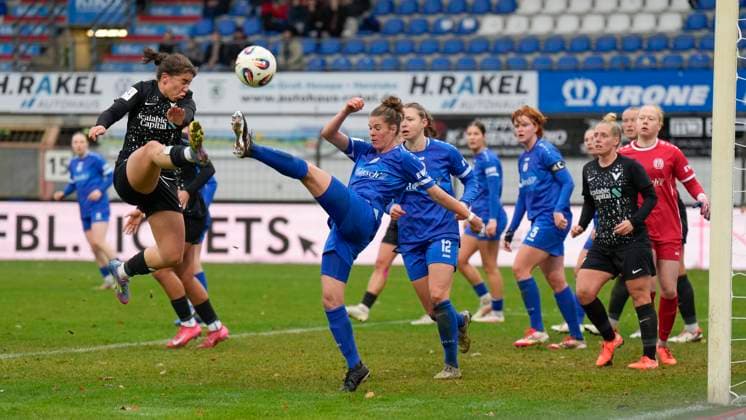 16.11.2025, Hänsch-Arena, Meppen, GER, 2. Bundesliga, Frauen: SV Meppen vs Viktoria Berlin, Chantal Schouwstra (SV Meppen 20) DFL REGULATIONS PROHIBIT ANY USE OF PHOTOGRAPHS AS IMAGE SEQUENCES AND OR QUASI-VIDEO. Meppen Niedersachsen Deutschland Hänsch-Arena