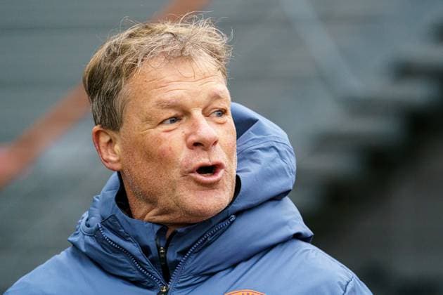 2025-11-16 Training session of the Netherlands national team, Nationalteam ZEIST, NETHERLANDS - NOVEMBER 16: assistant coach Erwin Koeman of Netherlands looks on during the Training session of the Netherlands national team at KNVB Campus on November 16, 2025 in Zeist, Netherlands. Zeist KNVB Campus Netherlands Content not available for redistribution in The Netherlands directly or indirectly through any third parties. Copyright: xGabrielxCalvinoxAlonsox